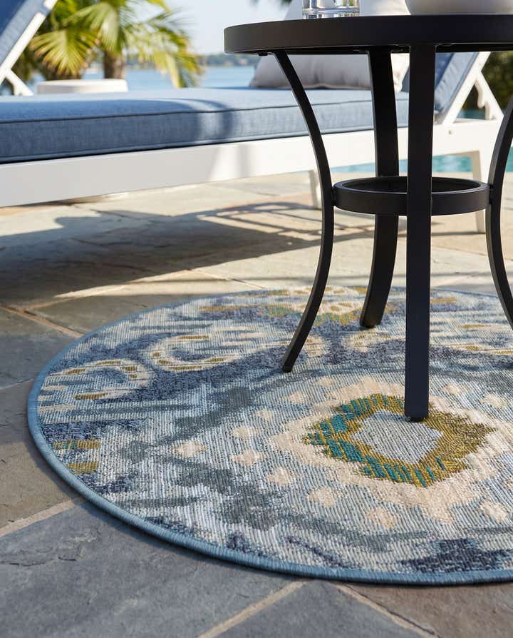 2' 7 x 2' 7 Easy-Clean Modern Indoor / Outdoor Round Rug