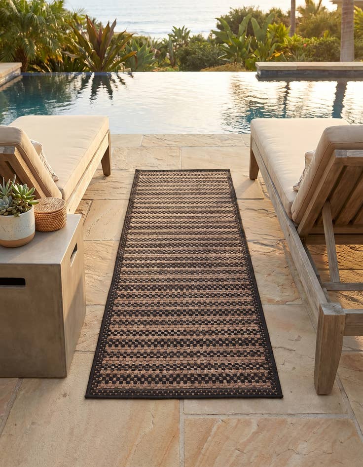 Detail image of 2' 2 x 6' Easy-Clean Border Indoor / Outdoor Runner Rug