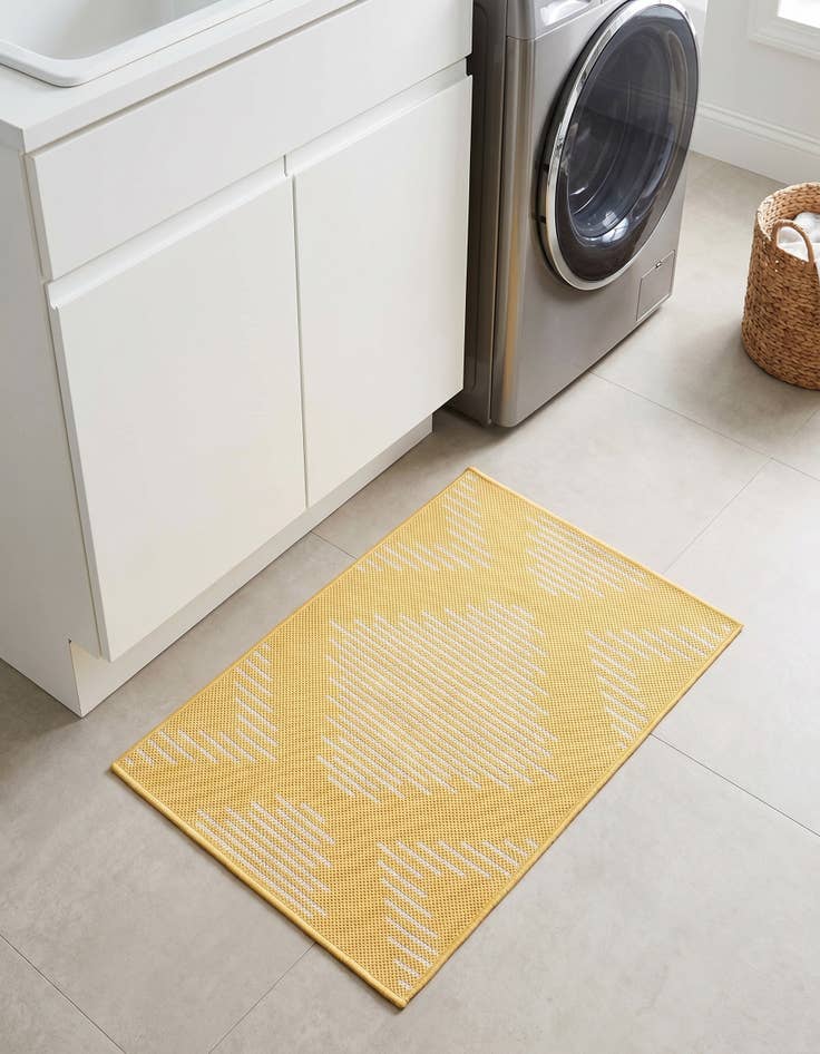 Detail image of 2' x 3' Easy-Clean Modern Indoor / Outdoor Rug