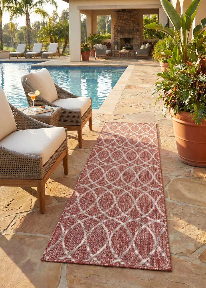 2' x 6' Easy-Clean Trellis Indoor / Outdoor Runner Rug