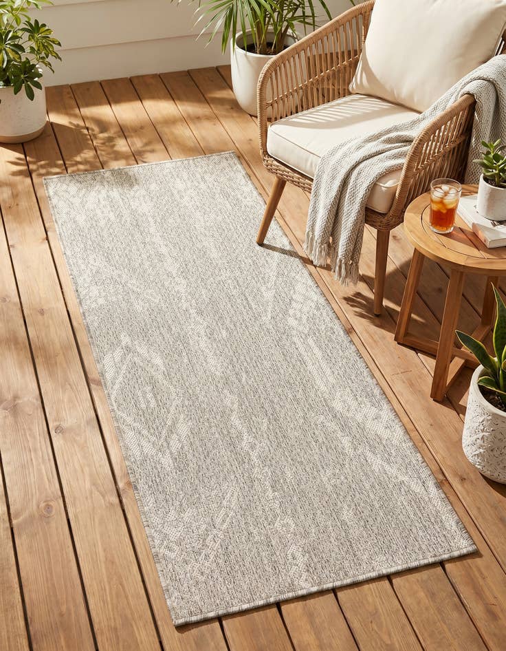 Detail image of 2' x 4' Easy-Clean Bohemian Indoor / Outdoor Runner Rug