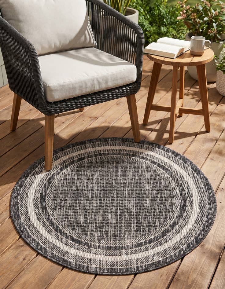 Detail image of 3' x 3' Easy-Clean Border Indoor / Outdoor Round Rug
