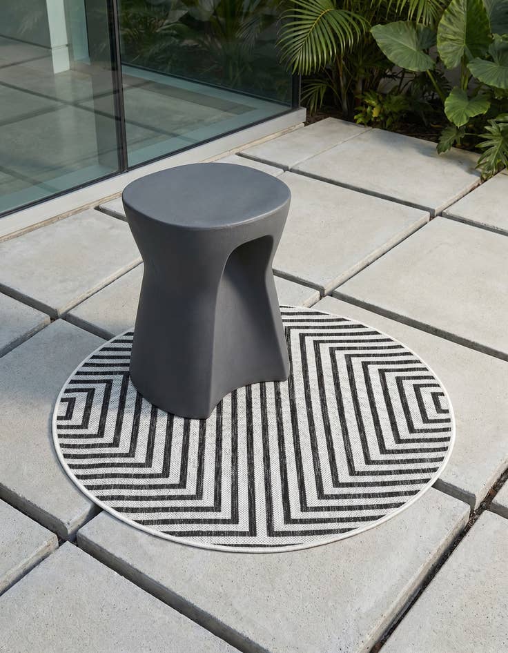 Detail image of 3' x 3' Easy-Clean Modern Indoor / Outdoor Round Rug