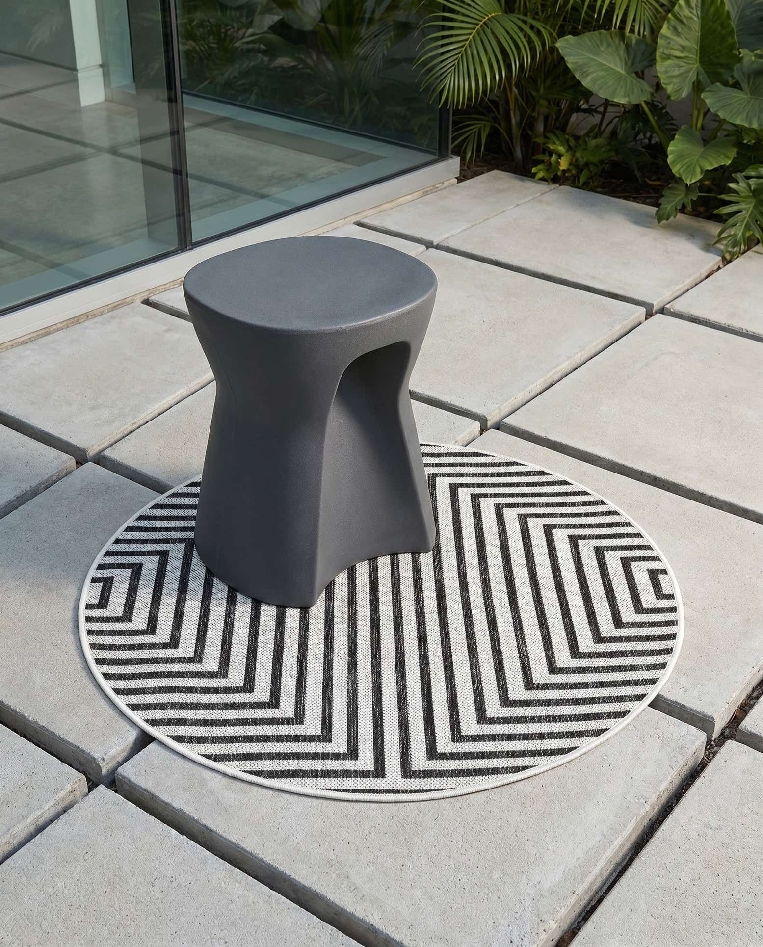 3' x 3' Easy-Clean Modern Indoor / Outdoor Round Rug