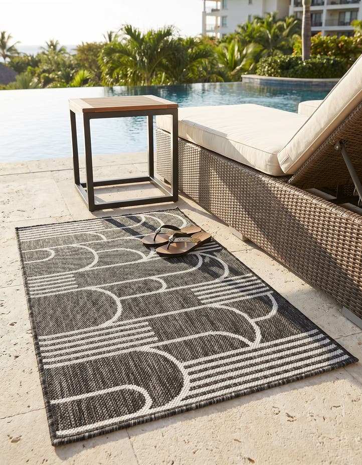 2' x 3' Easy-Clean Modern Indoor / Outdoor...