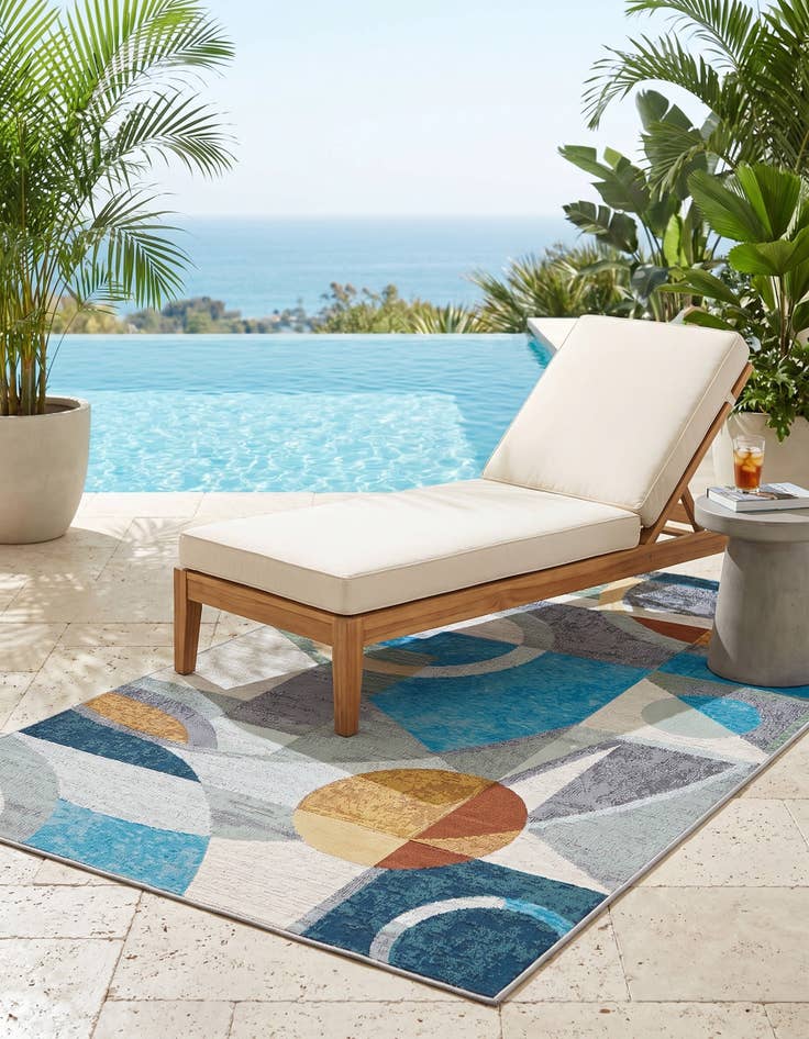 Detail image of 4' 1 x 6' 1 Easy-Clean Modern Indoor / Outdoor Rug