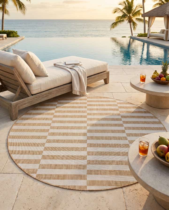 6' x 6' Easy-Clean Ribbon Indoor / Outdoor Round Rug