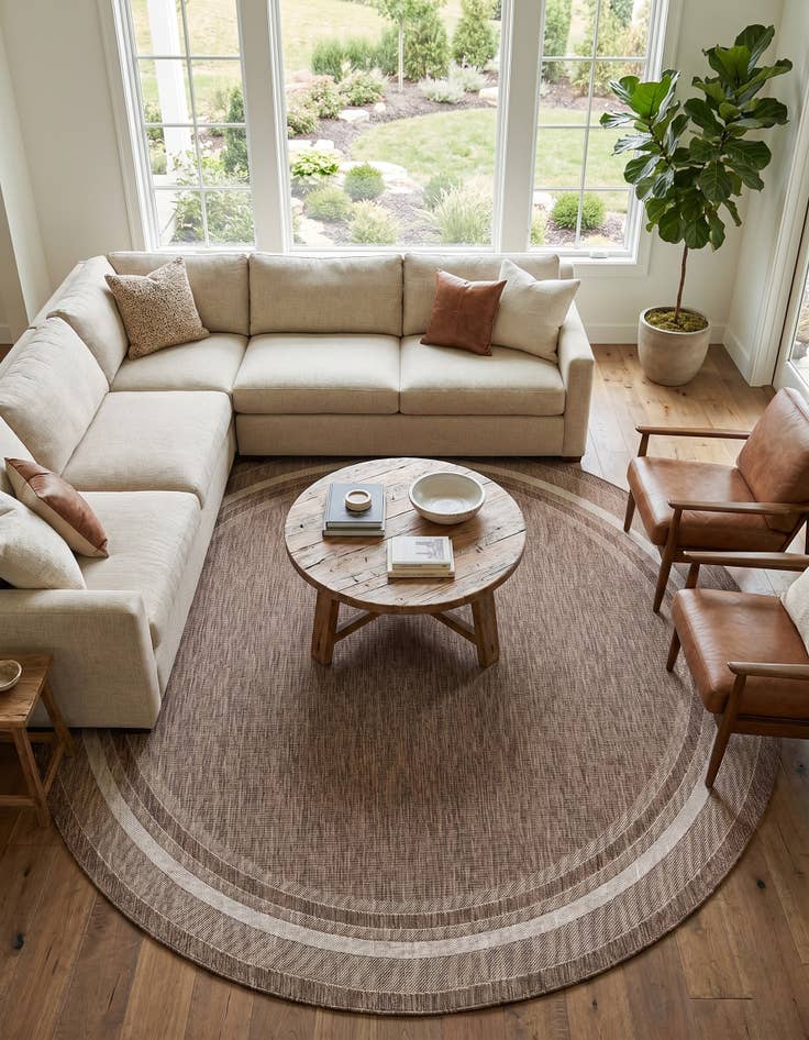 Detail image of 10' x 10' Easy-Clean Border Indoor / Outdoor Round Rug