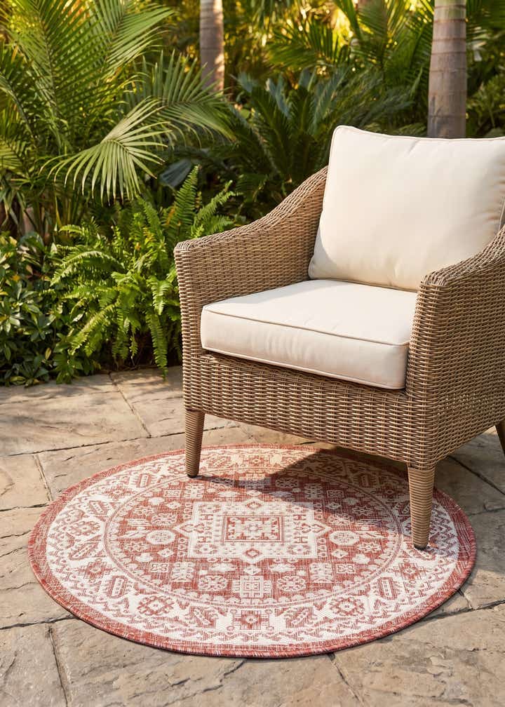 3' x 3' Easy-Clean Aztec Indoor / Outdoor Round Rug