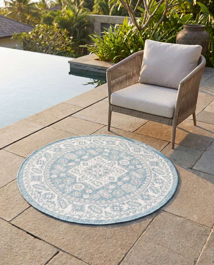 3' x 3' Easy-Clean Aztec Indoor / Outdoor Round Rug