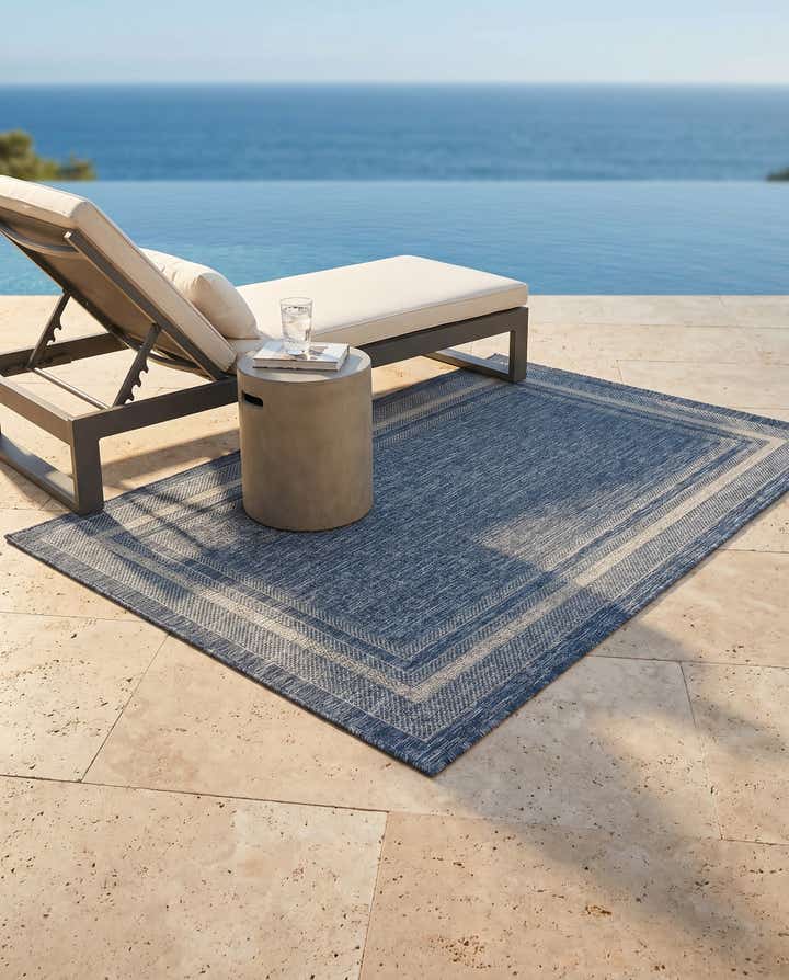 3' x 5' 3 Easy-Clean Border Indoor / Outdoor Rug