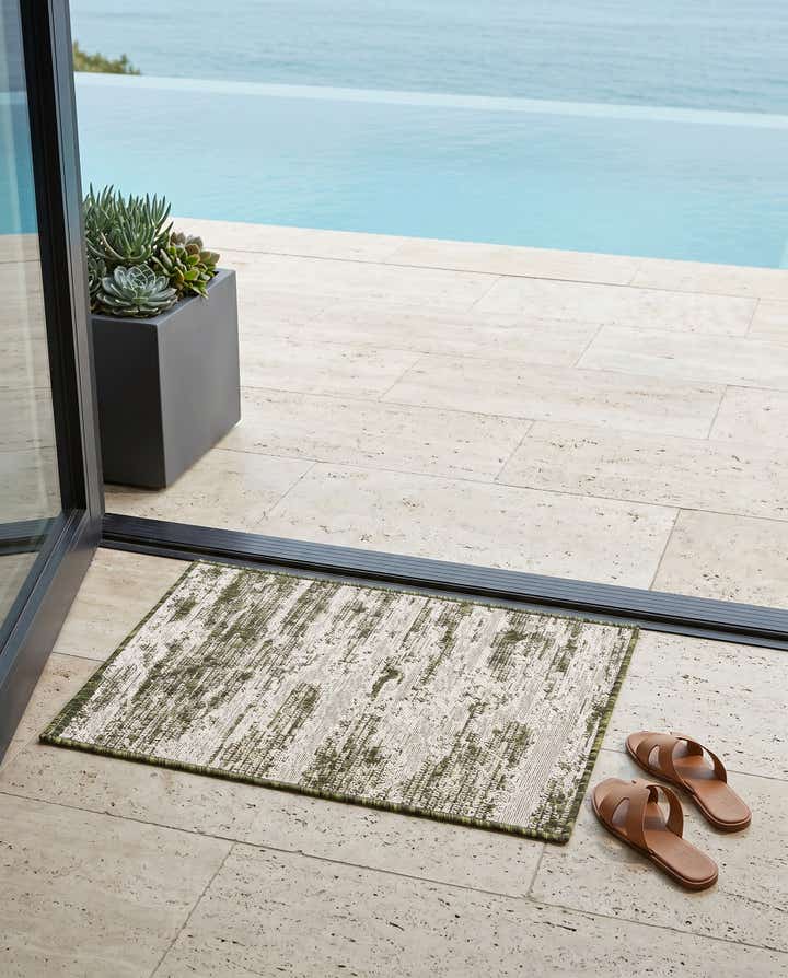 2' x 3' Easy-Clean Modern Indoor / Outdoor Rug