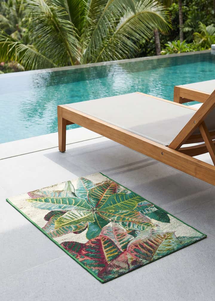 2' x 3' Easy-Clean Botanical Indoor / Outdoor Rug