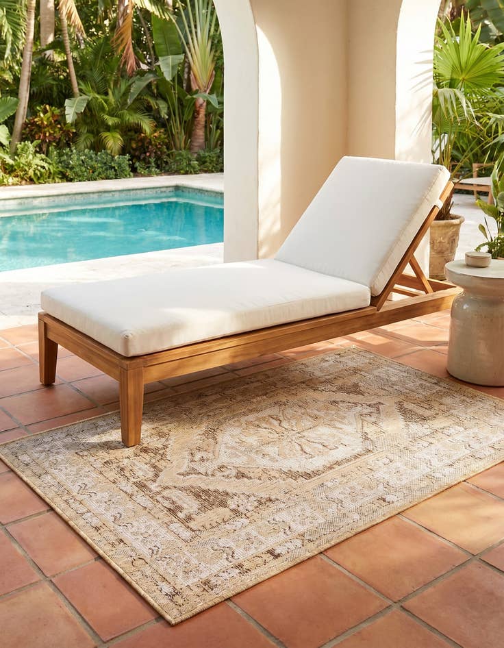 Detail image of 3' x 5' 3 Easy-Clean Traditional Indoor / Outdoor Rug