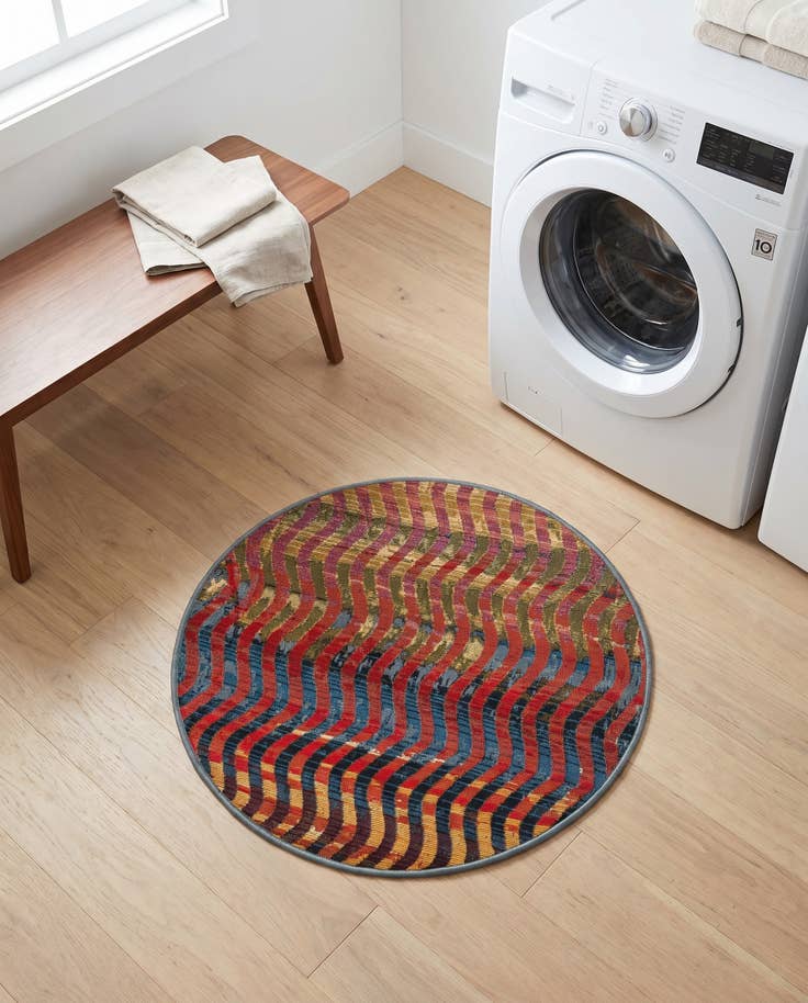 Detail image of 2' 7 x 2' 7 Easy-Clean Modern Indoor / Outdoor Round Rug