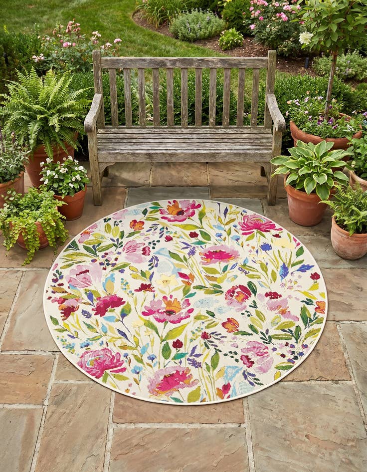 Detail image of 4' x 4' Easy-Clean Botanical Indoor / Outdoor Round Rug