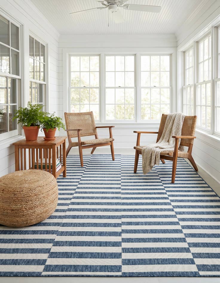Detail image of 7' 10 x 7' 10 Easy-Clean Ribbon Indoor / Outdoor Square Rug