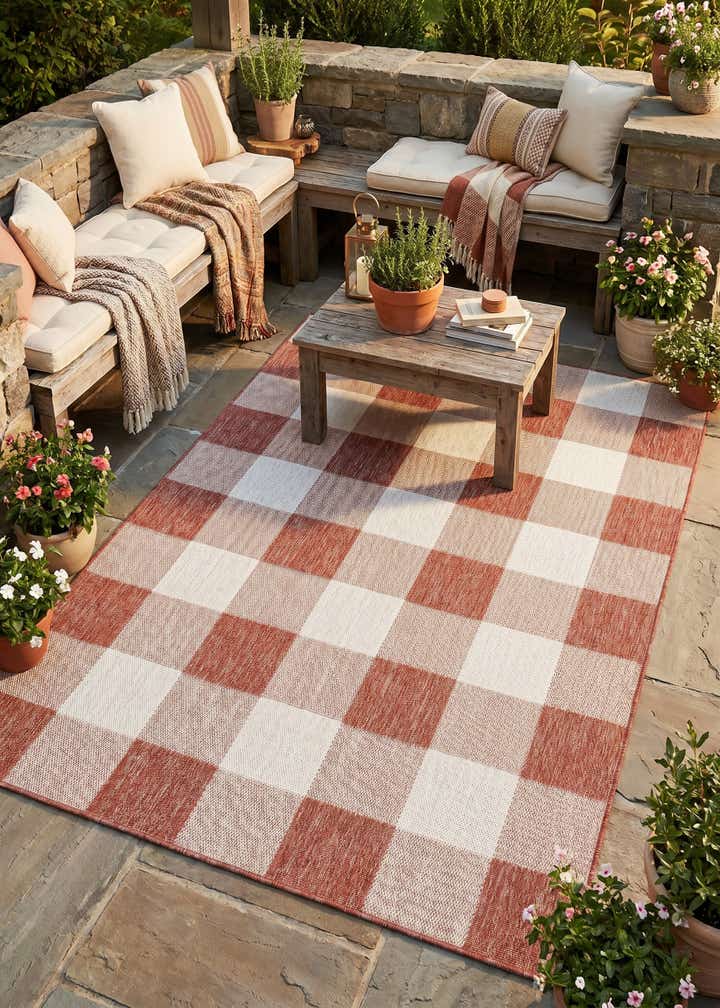 5' 3 x 7' Easy-Clean Checkered Indoor / Outdoor Rug