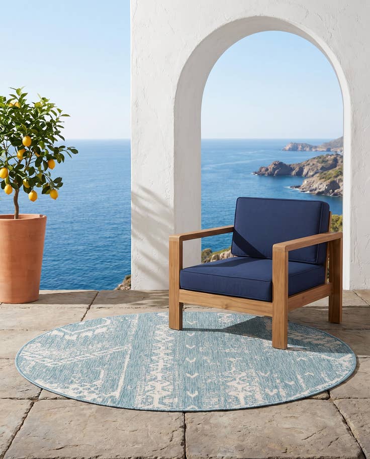 Detail image of 4' x 4' Easy-Clean Bohemian Indoor / Outdoor Round Rug