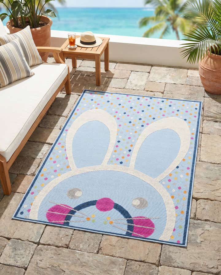 5' 3 x 7' 7 Easy-Clean Indoor / Outdoor Rug