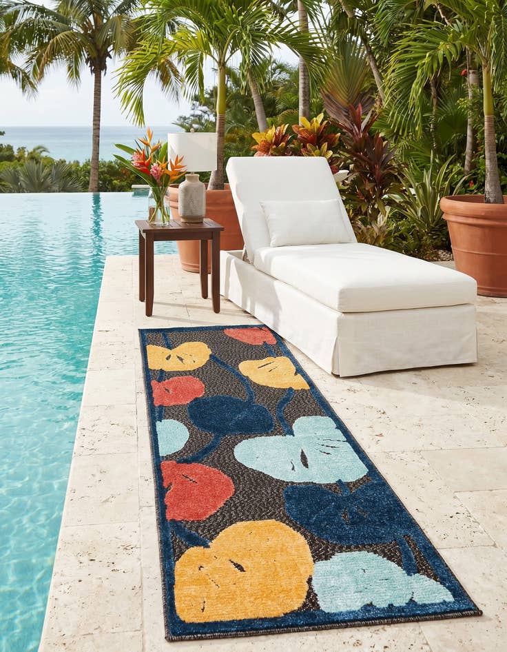 Detail image of 2' x 6' Easy-Clean Belize Indoor / Outdoor Runner Rug