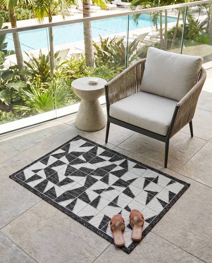 Detail image of 2' x 3' Easy-Clean Modern Indoor / Outdoor Rug