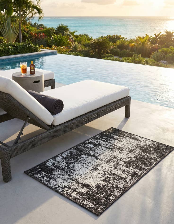 Detail image of 2' x 3' Easy-Clean Modern Indoor / Outdoor Rug