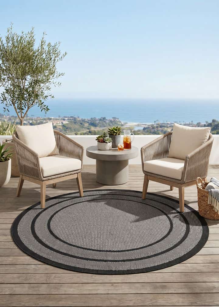 6' x 6' Easy-Clean Border Indoor / Outdoor Round Rug