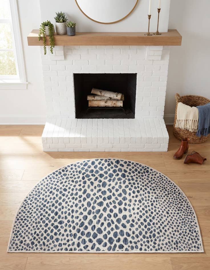 Detail image of 2' 7 x 4' Easy-Clean Jill Zarin Cape Town Indoor / Outdoor Hearth Rug