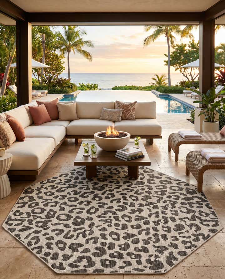 7' 10 x 7' 10 Easy-Clean Safari Indoor / Outdoor Octagon Rug