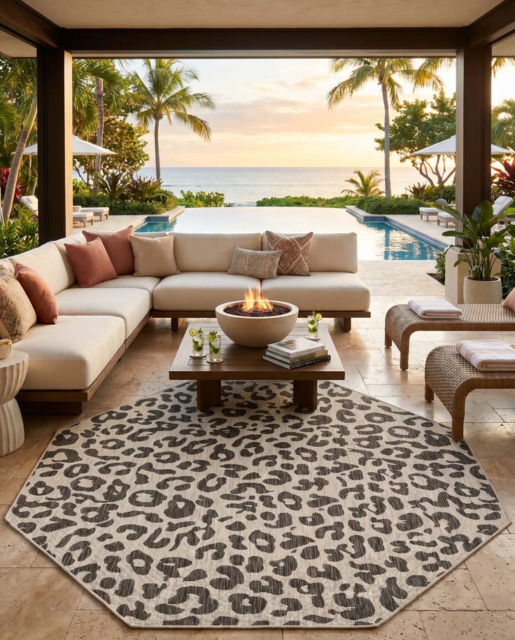 Detail image of 7' 10 x 7' 10 Easy-Clean Safari Indoor / Outdoor Octagon Rug