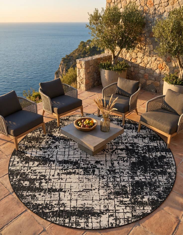 Detail image of 7' 10 x 7' 10 Easy-Clean Modern Indoor / Outdoor Round Rug