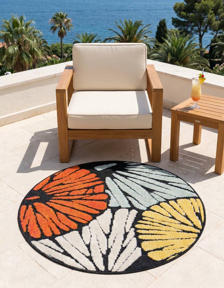 Detail image of 3' x 3' Easy-Clean Casablanca Indoor / Outdoor Round Rug