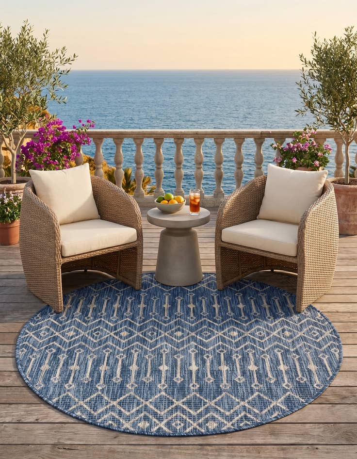 Detail image of 4' x 4' Easy-Clean Lattice Indoor / Outdoor Round Rug
