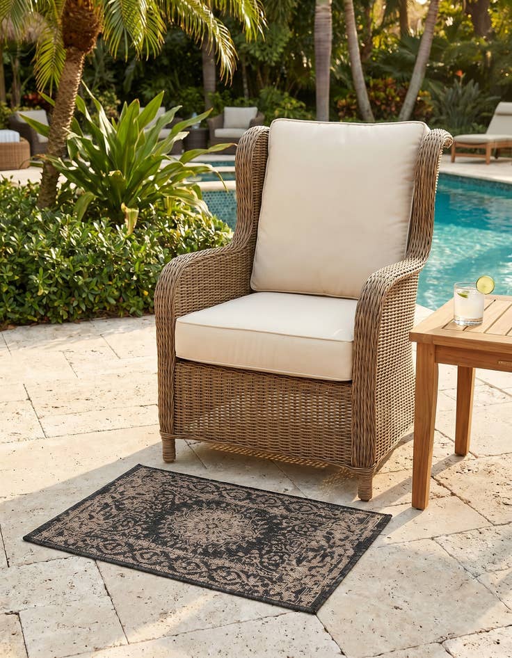 Detail image of 2' x 3' Easy-Clean Traditional Indoor / Outdoor Rug