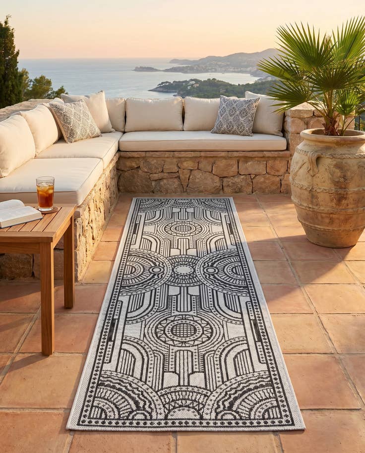 Detail image of 2' x 6' 1 Easy-Clean Traditional Indoor / Outdoor Runner Rug