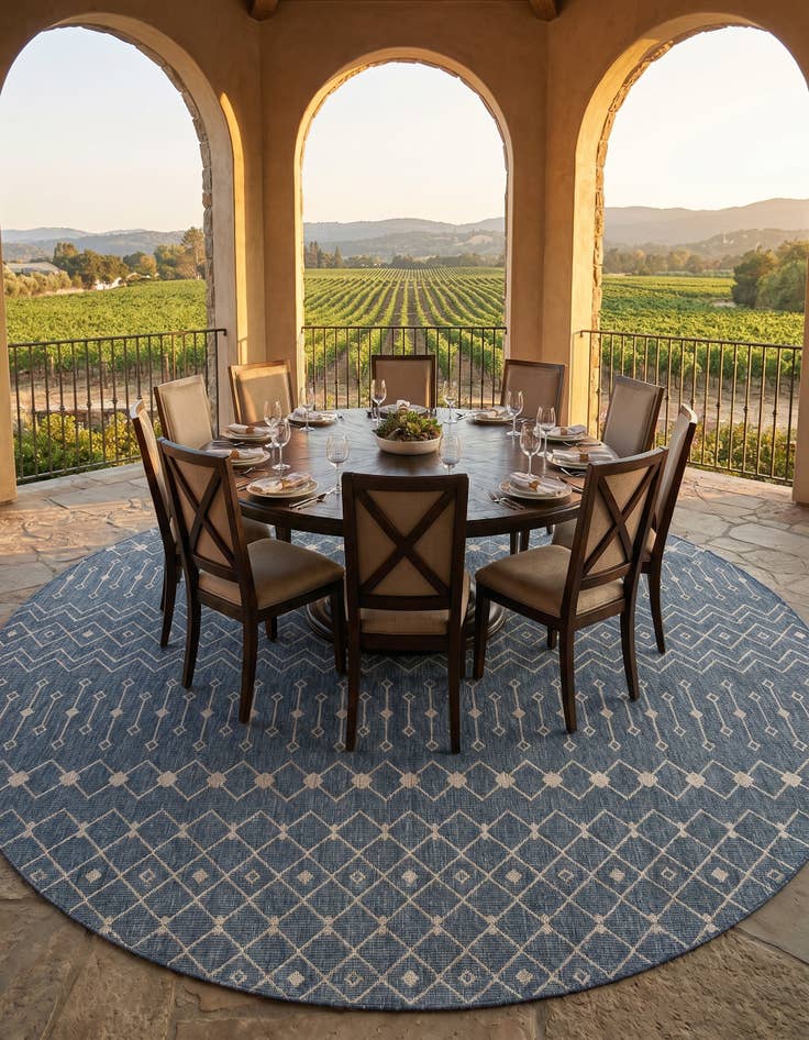 Detail image of 13' x 13' Easy-Clean Lattice Indoor / Outdoor Round Rug