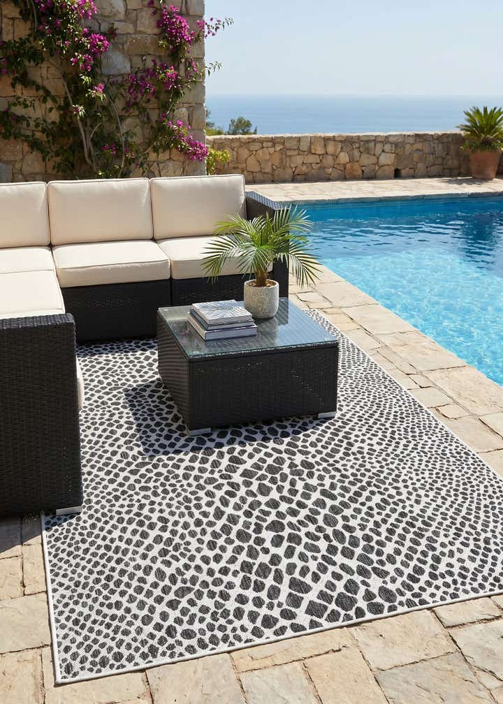 5' 3 x 8' Easy-Clean Jill Zarin Cape Town Indoor / Outdoor Rug