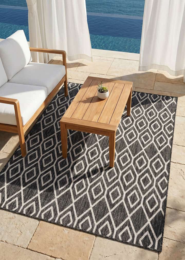 5' 3 x 8' Easy-Clean Jill Zarin Turks and Caicos Indoor / Outdoor Rug