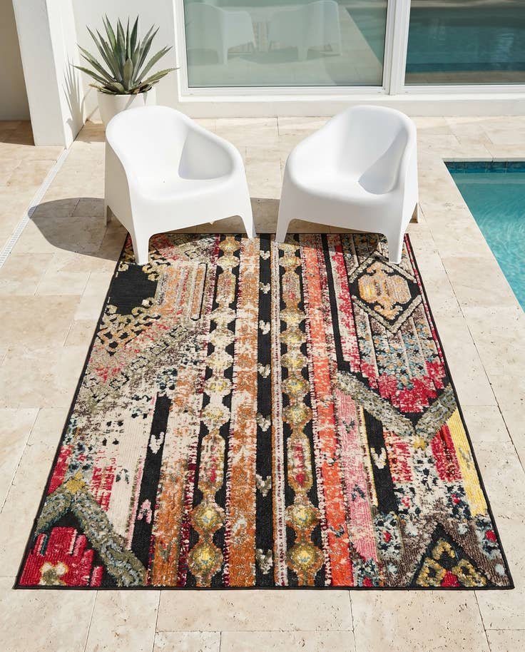 Detail image of 4' x 6' Easy-Clean Casablanca Indoor / Outdoor Rug