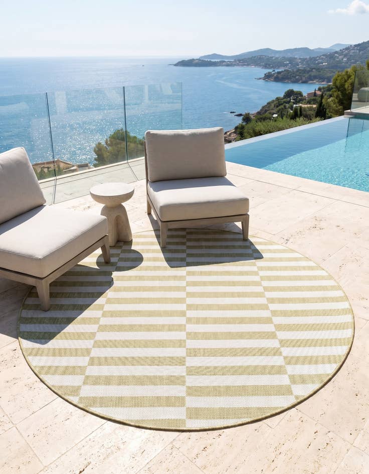 Detail image of 6' x 6' Easy-Clean Ribbon Indoor / Outdoor Round Rug