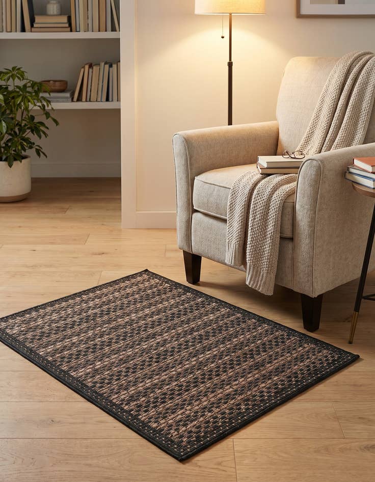 Detail image of 2' 2 x 3' Easy-Clean Border Indoor / Outdoor Rug
