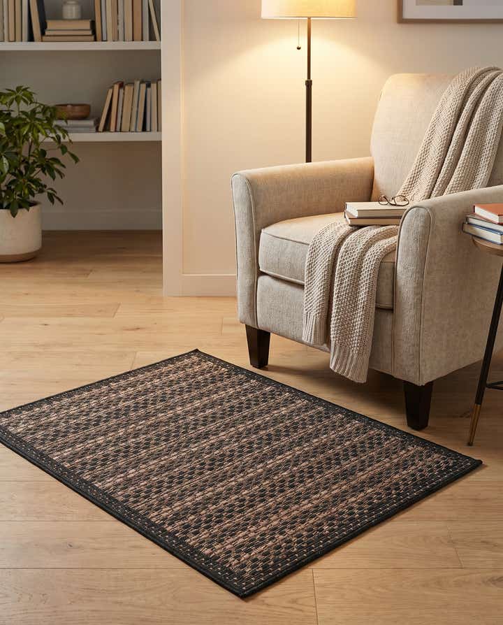 2' 2 x 3' Easy-Clean Border Indoor / Outdoor Rug