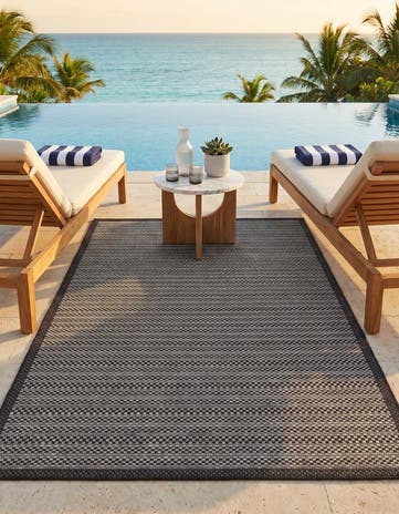 5' 3 x 8' Easy-Clean Border Indoor / Outdoor Rug