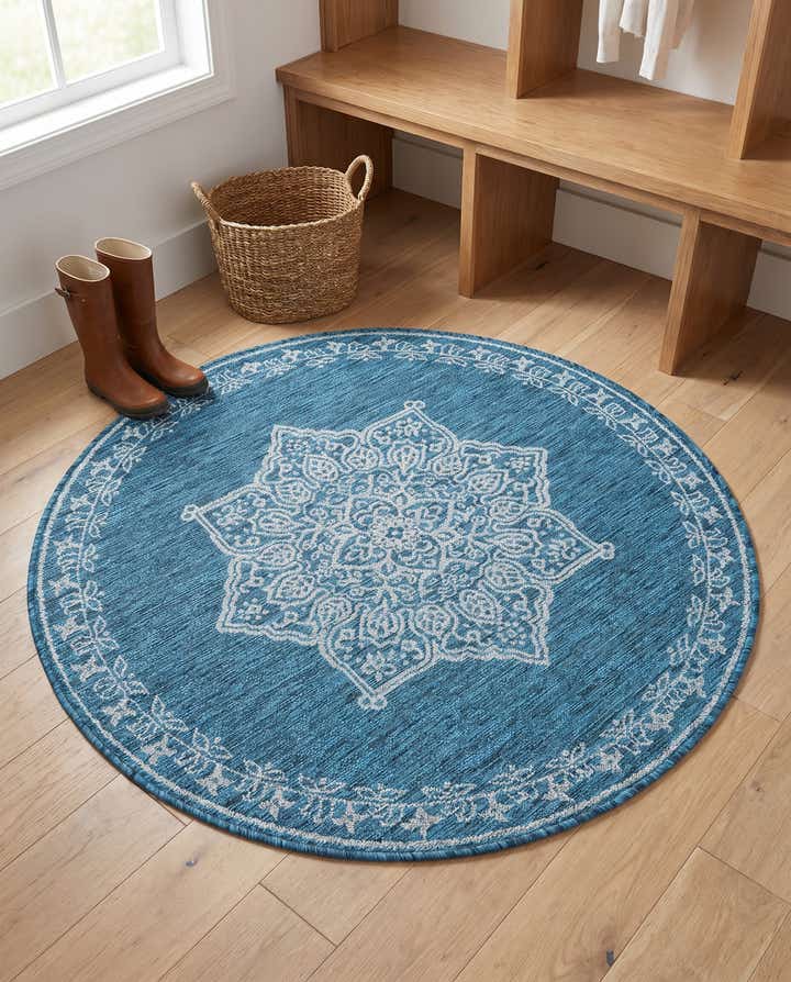 4' x 4' Easy-Clean Traditional Indoor / Outdoor Round Rug