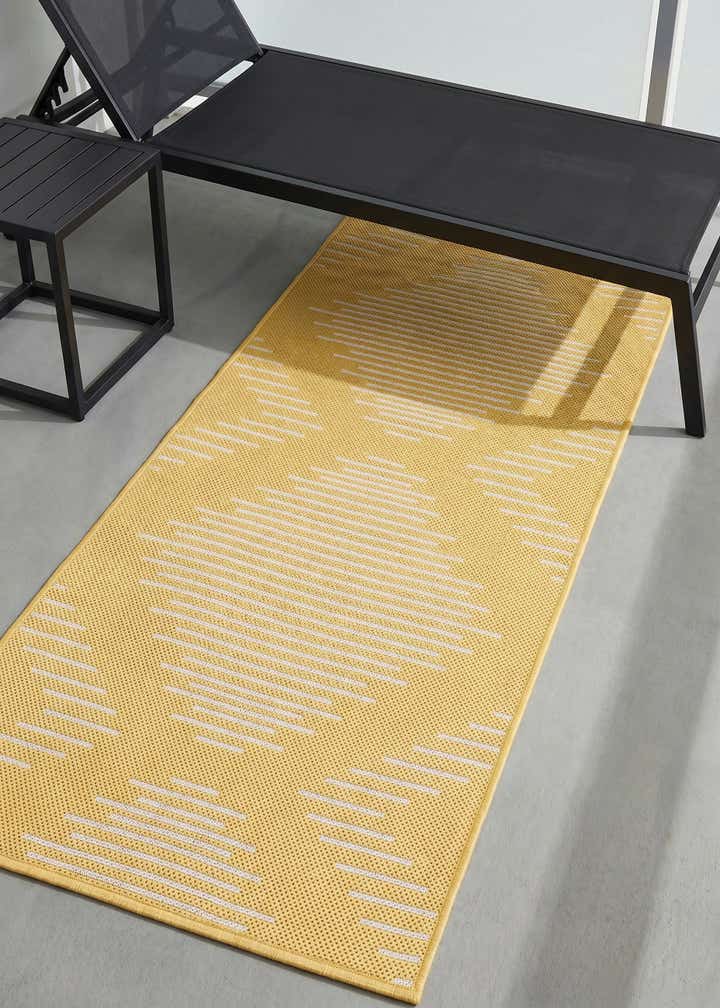 2' x 4' Easy-Clean Modern Indoor / Outdoor Runner Rug
