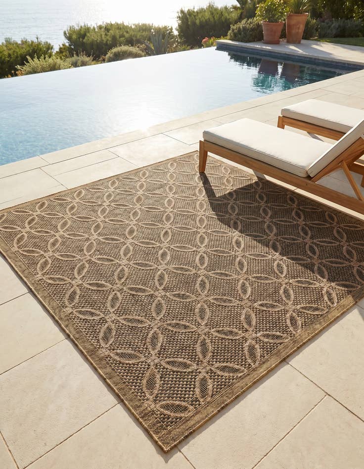 Detail image of 6' x 6' Easy-Clean Trellis Indoor / Outdoor Square Rug