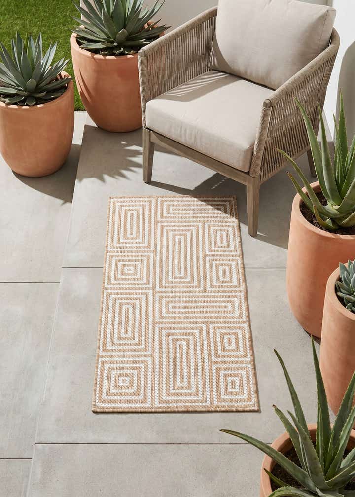 2' x 4' Easy-Clean Modern Indoor / Outdoor Runner Rug