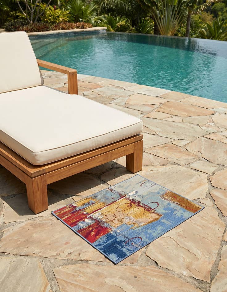 Detail image of 2' 2 x 3' Easy-Clean Modern Indoor / Outdoor Rug