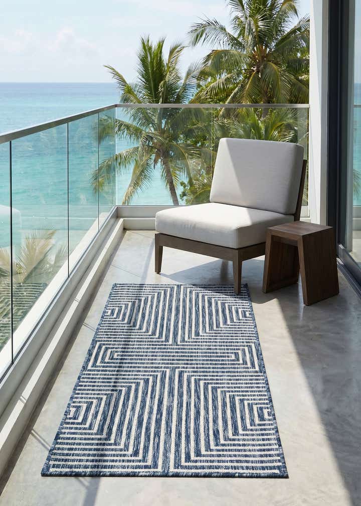 2' x 4' Easy-Clean Modern Indoor / Outdoor Runner Rug